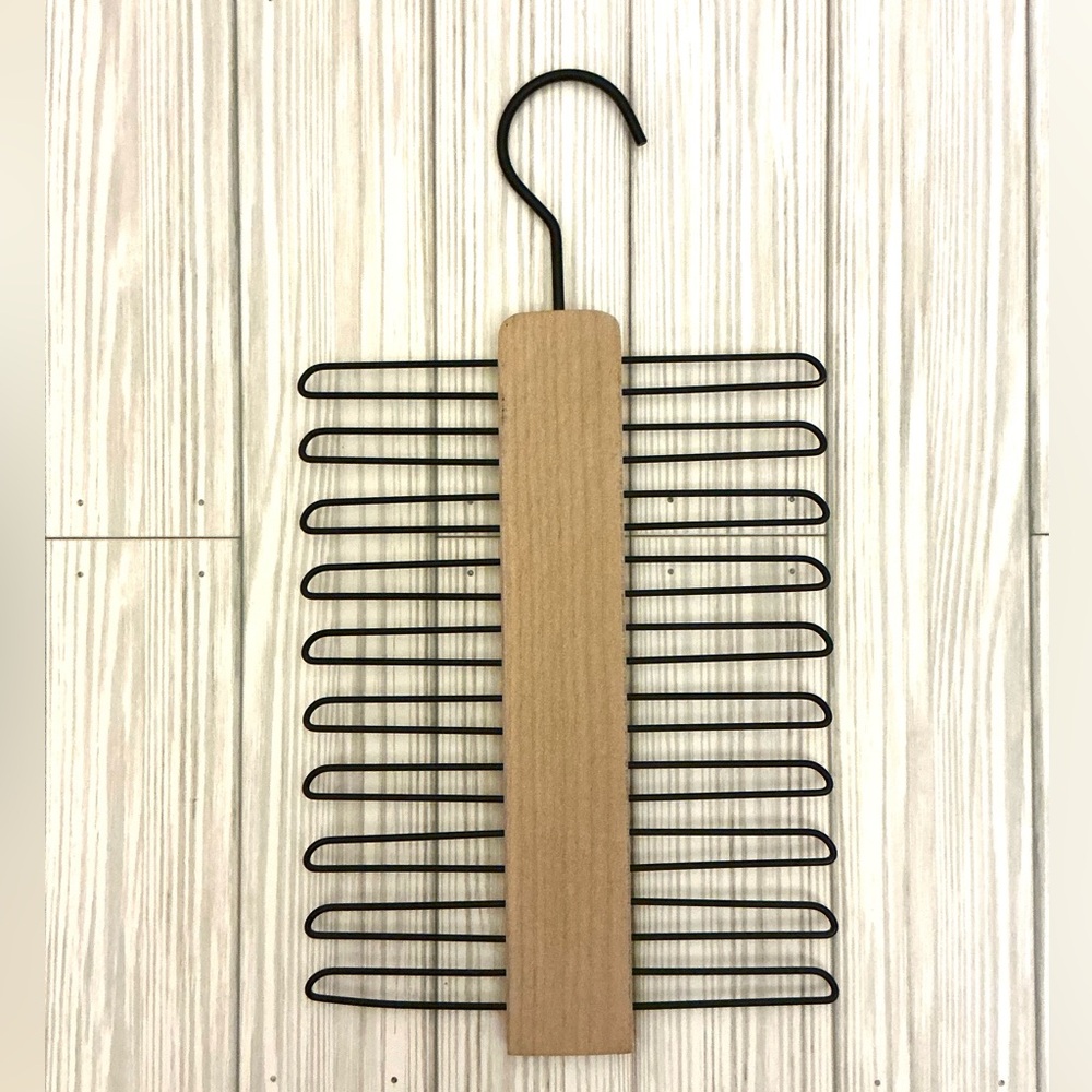 Black and Tan Hanging Organizer